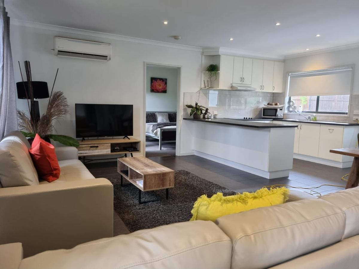 Island Cove Villas 카우즈 외부 사진