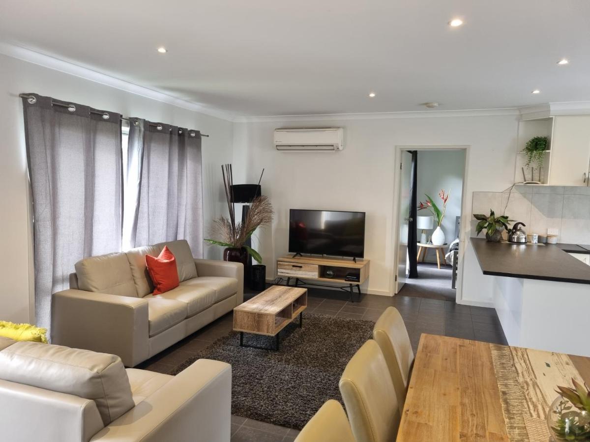 Island Cove Villas 카우즈 외부 사진