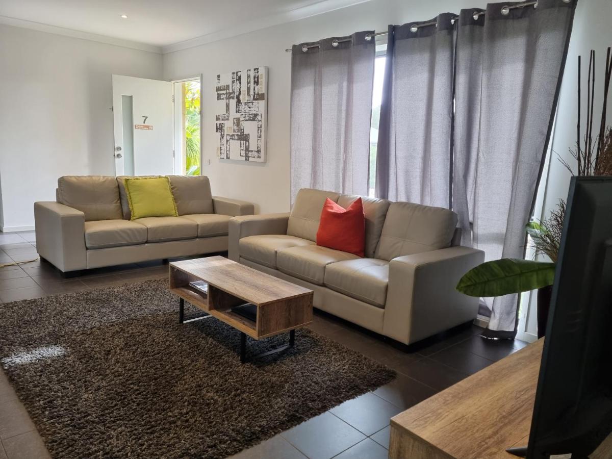 Island Cove Villas 카우즈 외부 사진