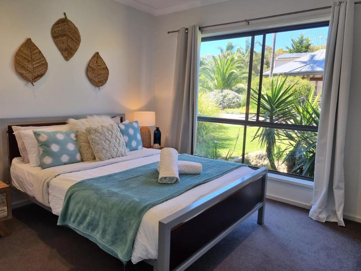 Island Cove Villas 카우즈 외부 사진
