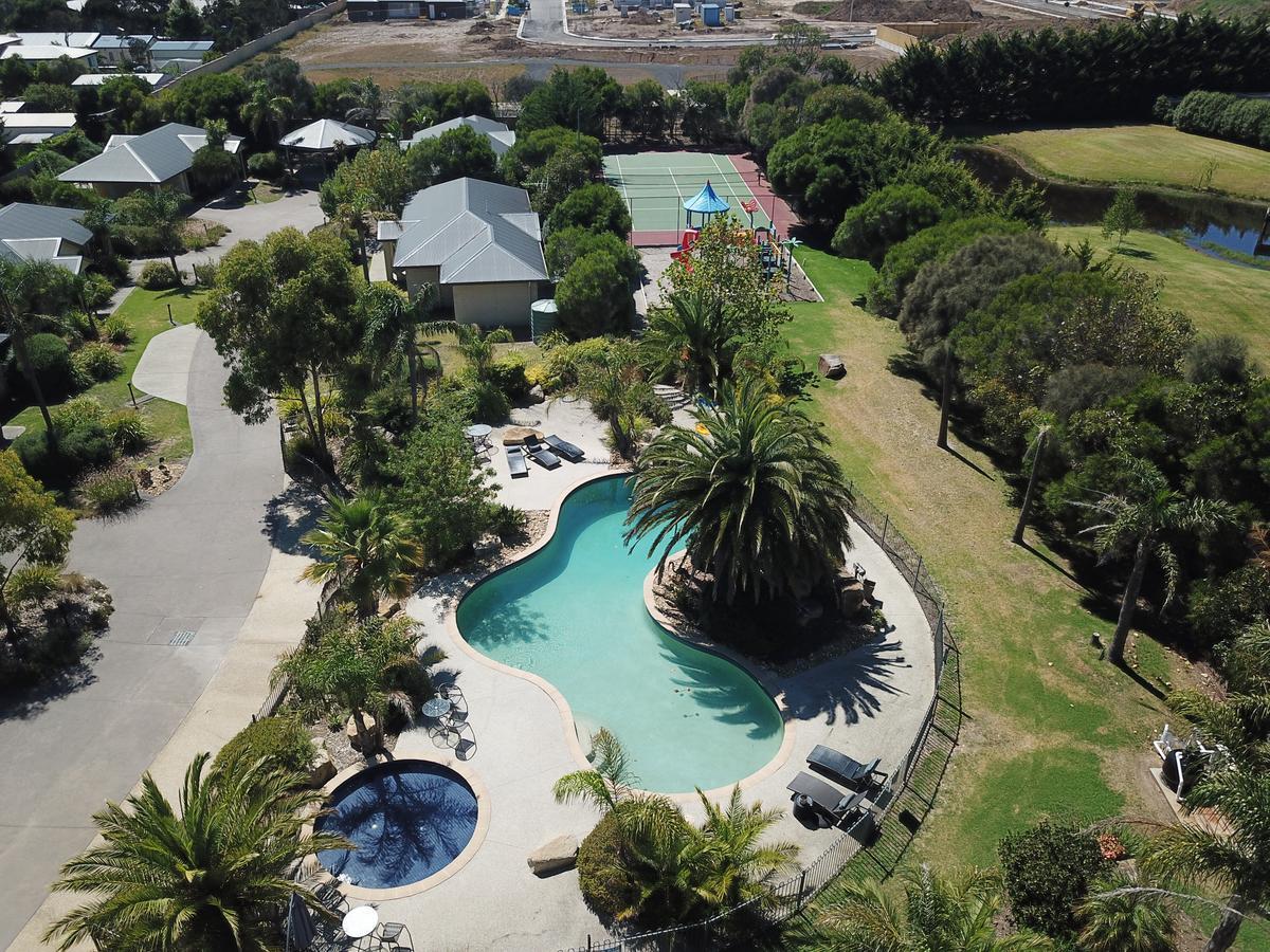 Island Cove Villas 카우즈 외부 사진