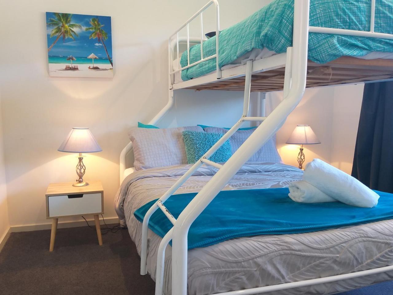 Island Cove Villas 카우즈 외부 사진
