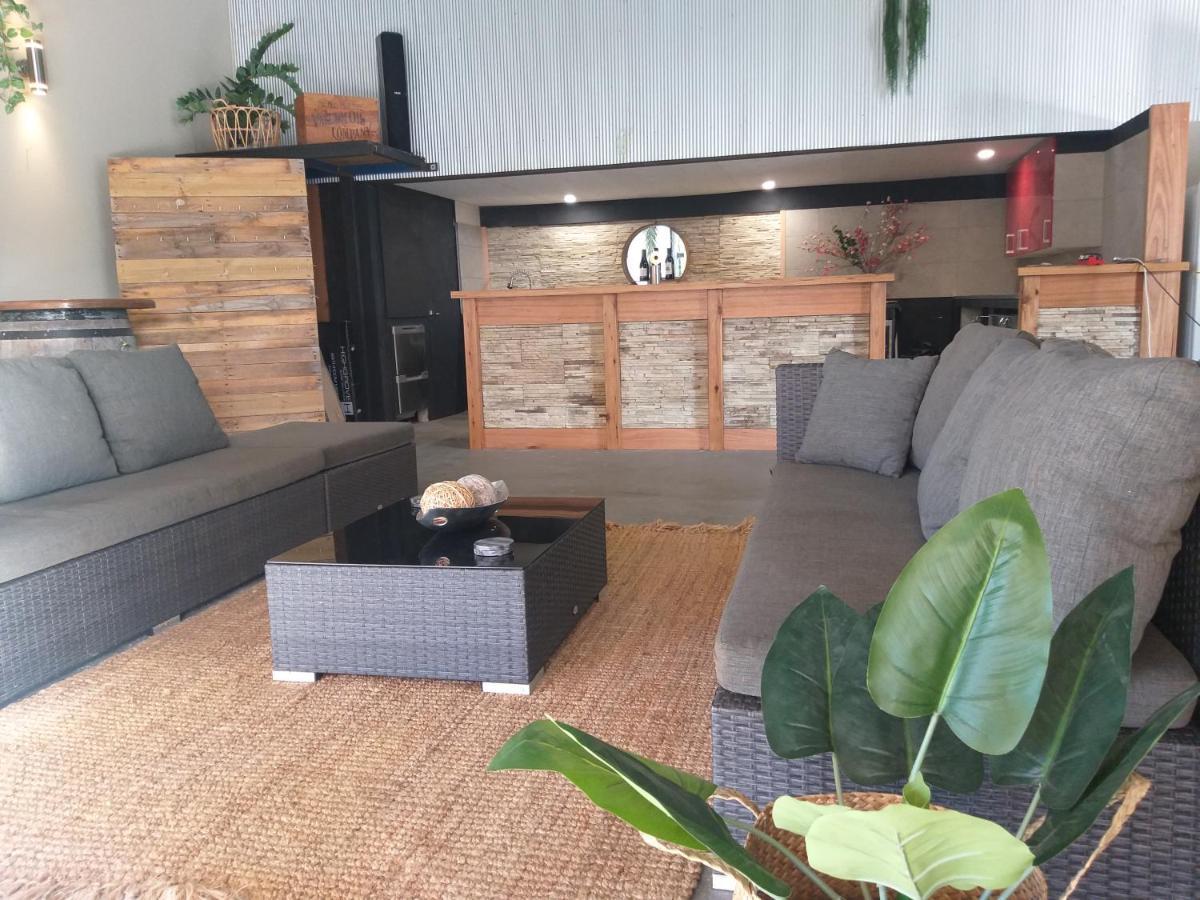 Island Cove Villas 카우즈 외부 사진